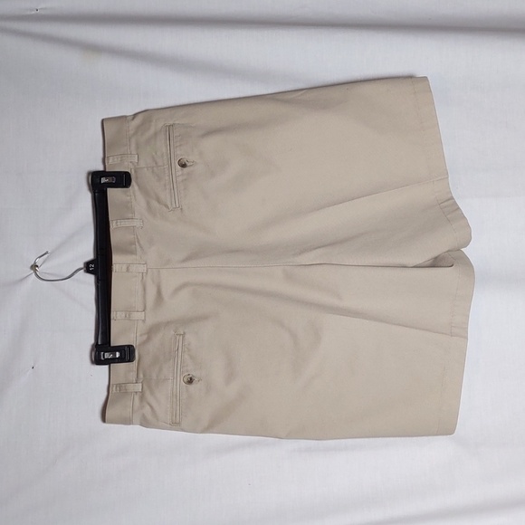 Jos A Bank Khaki Chino Style Men's Shorts - Picture 2 of 6